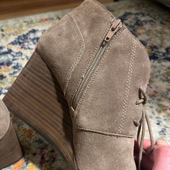 Lucky Brand Light Tan Suede Booties - Never Been Worn - Picture 8 of 11